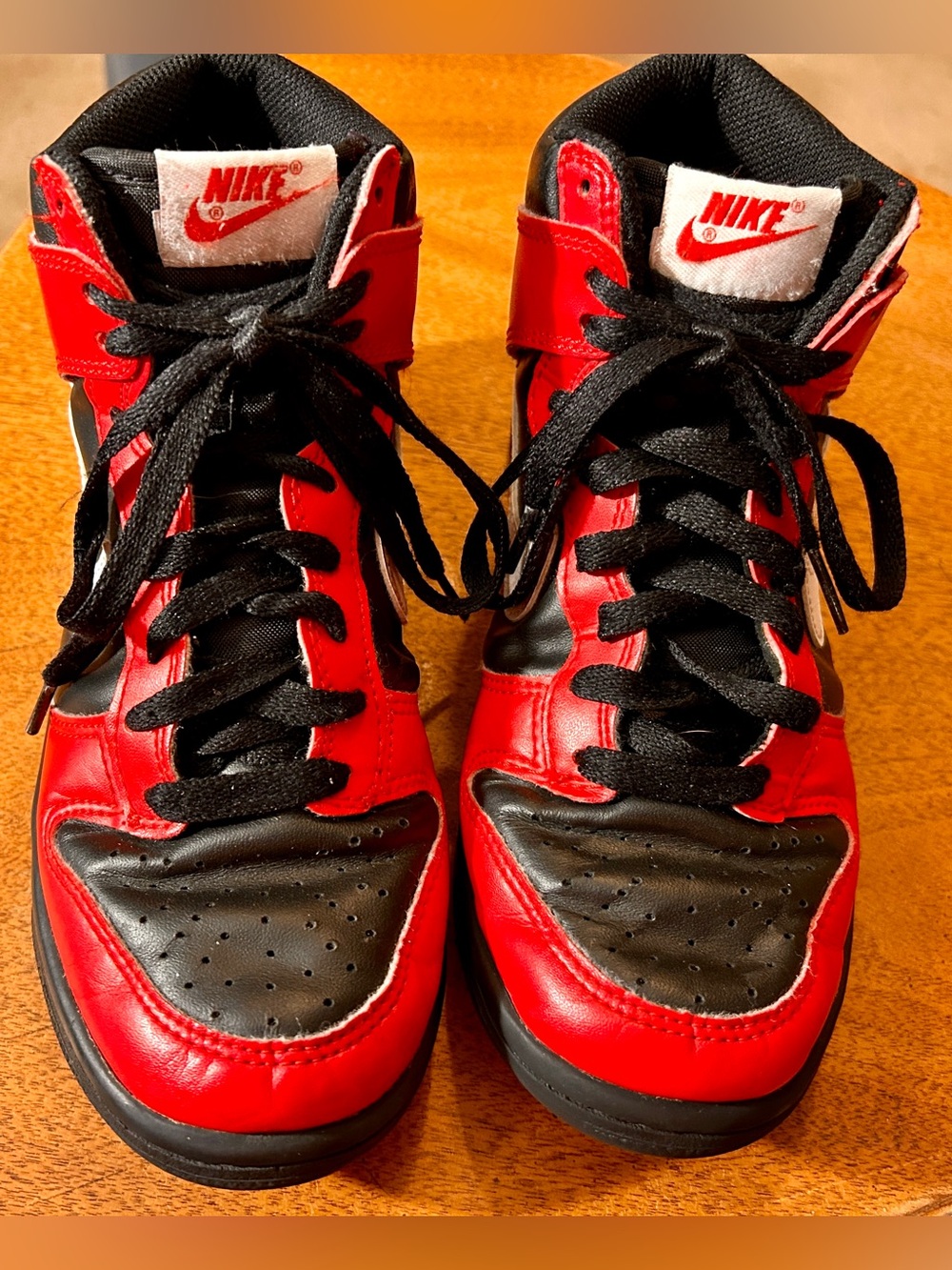 Nike Dunk High GS DB2179‑003 – Black/Red Colorway – Boys 5Y; Women’s 6.5